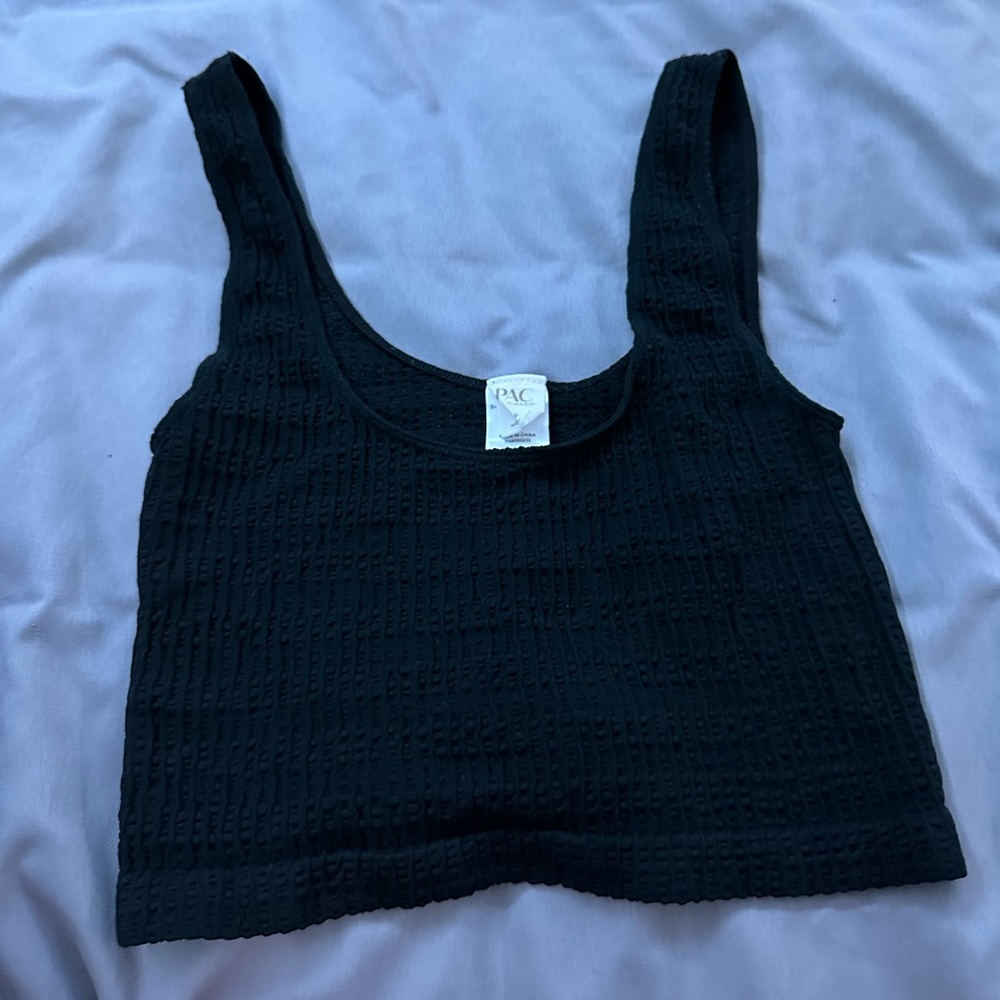Black, cropped tank top